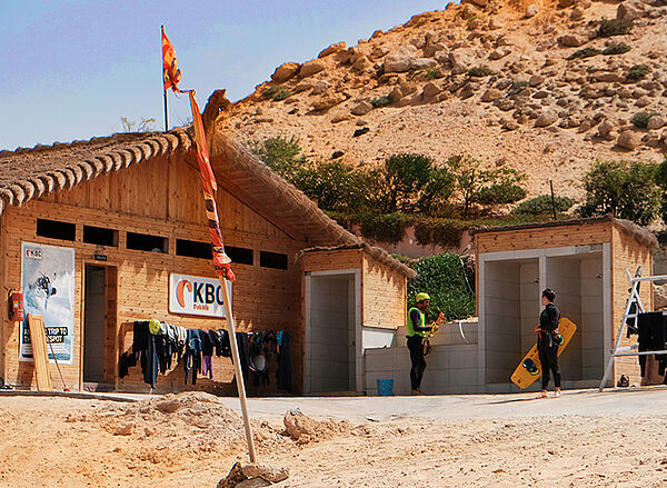 Kitesurf Material Lagerung Dakhla KBC Marokko Equipment Service