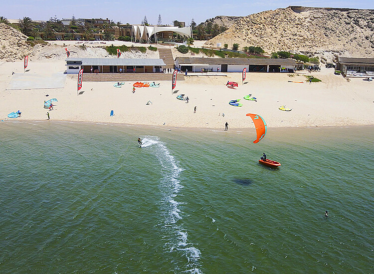 Scuola wingfoil Laguna Est Dakhla Marocco sport acquatici kitesurf