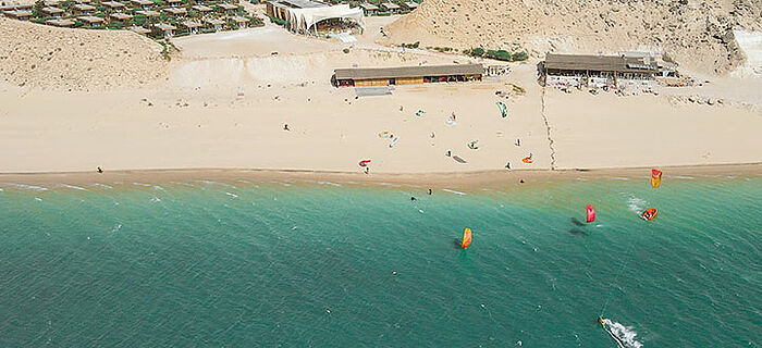 Kitesurfen lernen an der KBC Kiteschule am Strand von Dakhla, Marokko