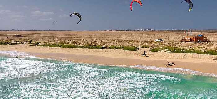 Learn to kitesurf at the kiteschool on Sal at Cape Verde