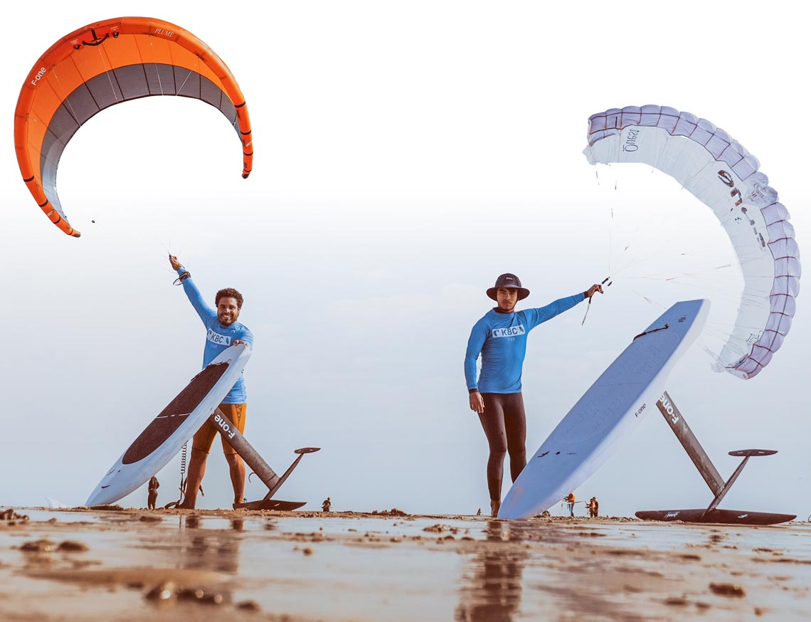 KWing Course Dakhla - K-Wing mit Foil-Board und F-ONE Quest am KBC Dakhla Kitespot in Marokko beim Para-Wing kiten