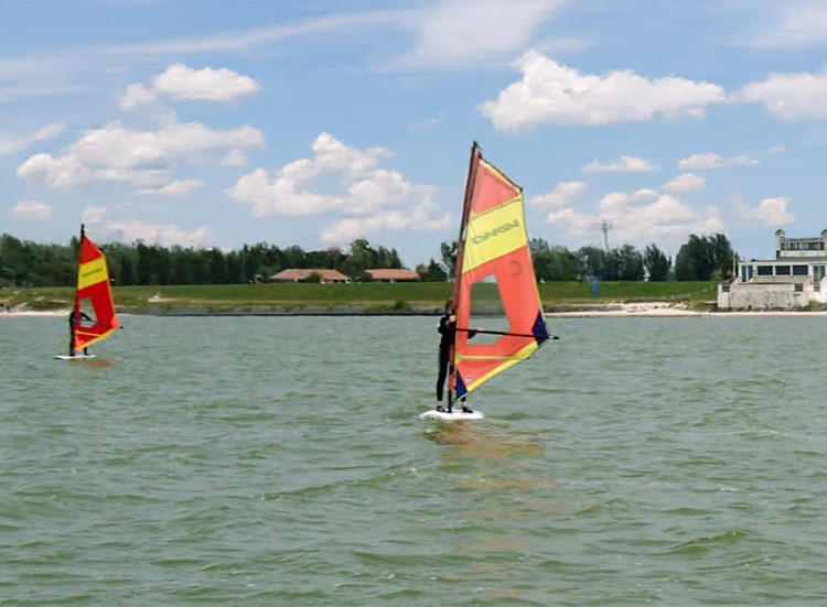Corso windsurf principianti Ijsselmeer - Kiteboarding Club Hindeloopen Olanda