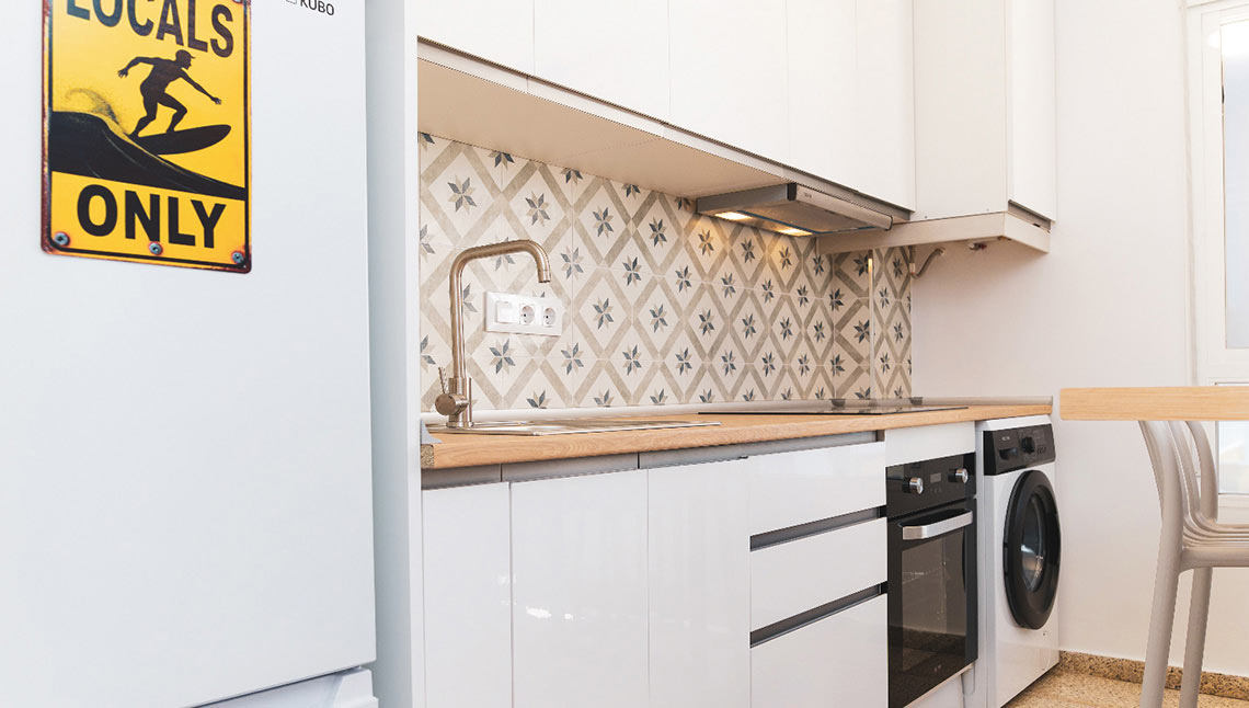 Apartment 26 KBC Tarifa - moderne Küche mit Waschmaschine, Unterkunft für Kitesurfer in Tarifa Spanien